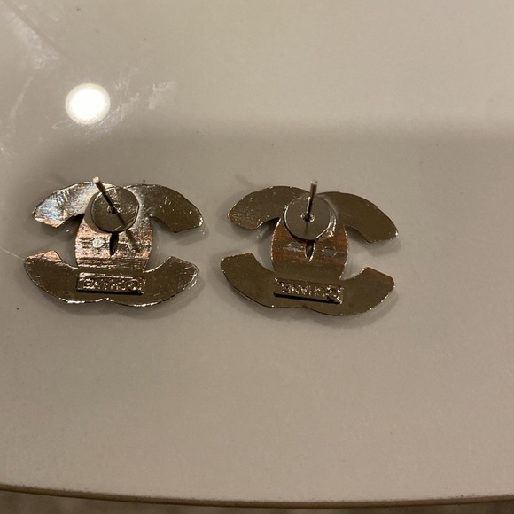 Beautiful buttons handmade into earrings! 3 pair in stock - Picture 3 of 5